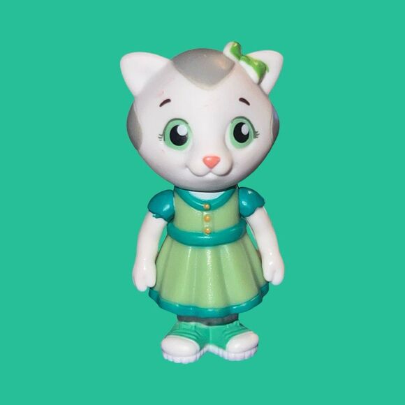 Daniel Tiger's Neighborhood Pacific Action Figure Set 6Pc Owl Prince Wednesday B - Picture 7 of 11